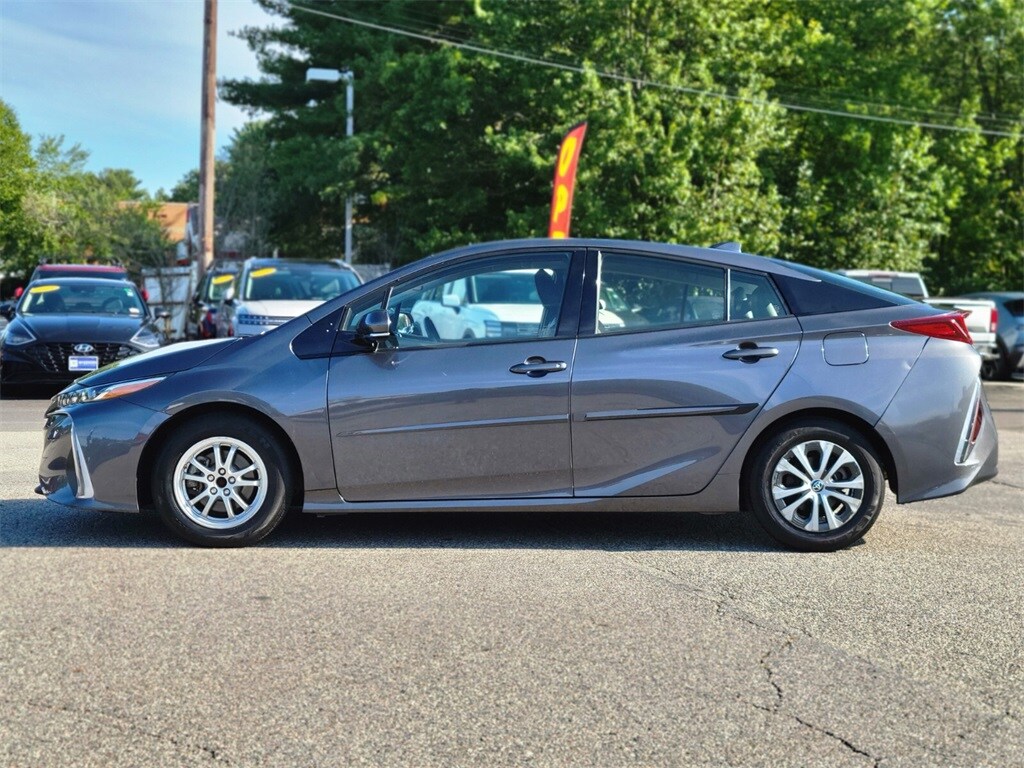 2020 Toyota Prius Prime XLE photo 2