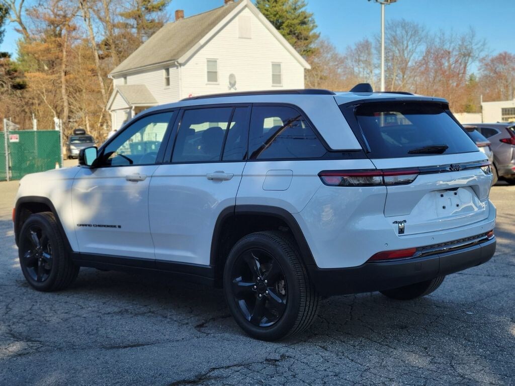 Used 2023 Jeep Grand Cherokee Altitude SUV