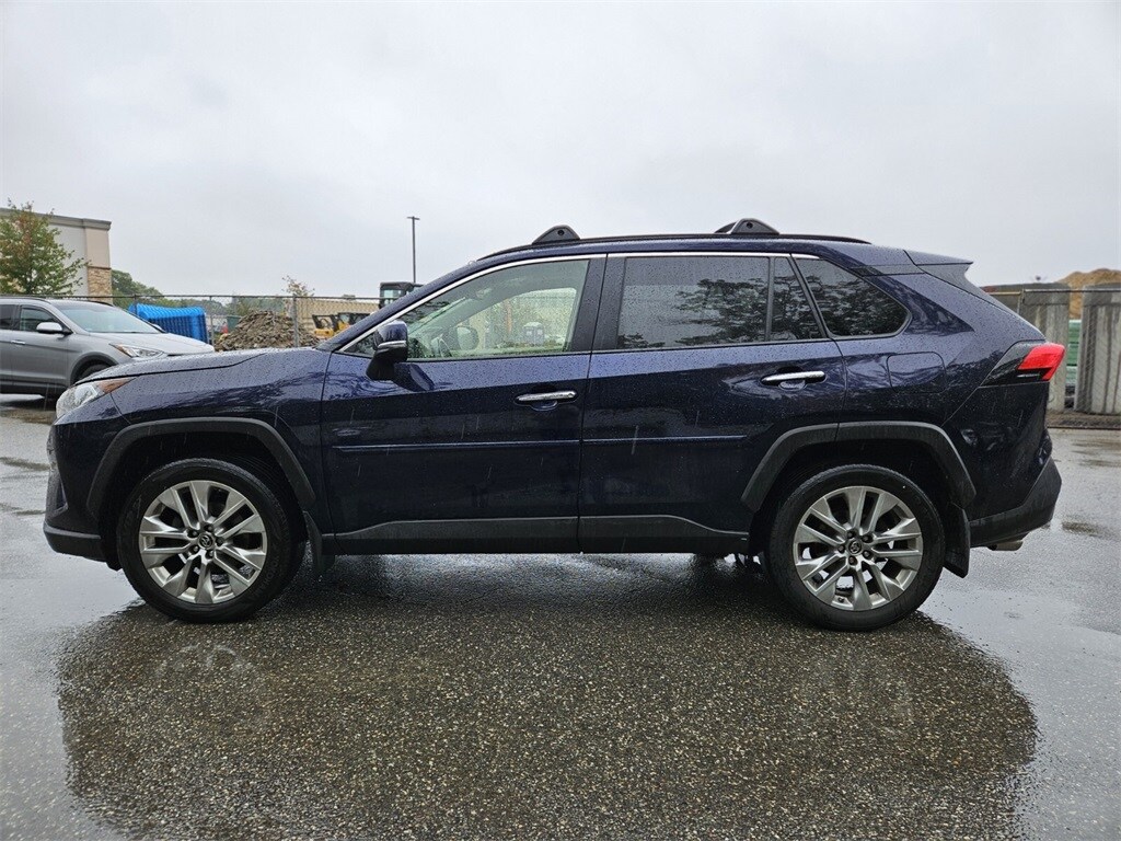 2019 Toyota RAV4 Limited photo 2