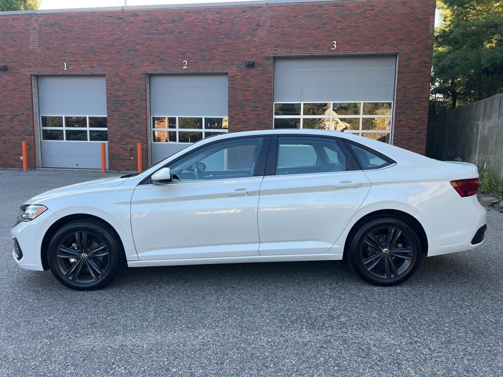 2022 Volkswagen Jetta 1.5T SE photo 2