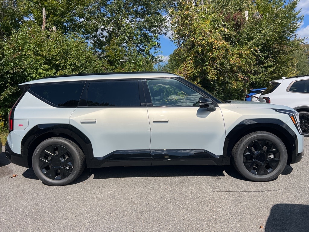 New 2026 Kia EV9 Land SUV