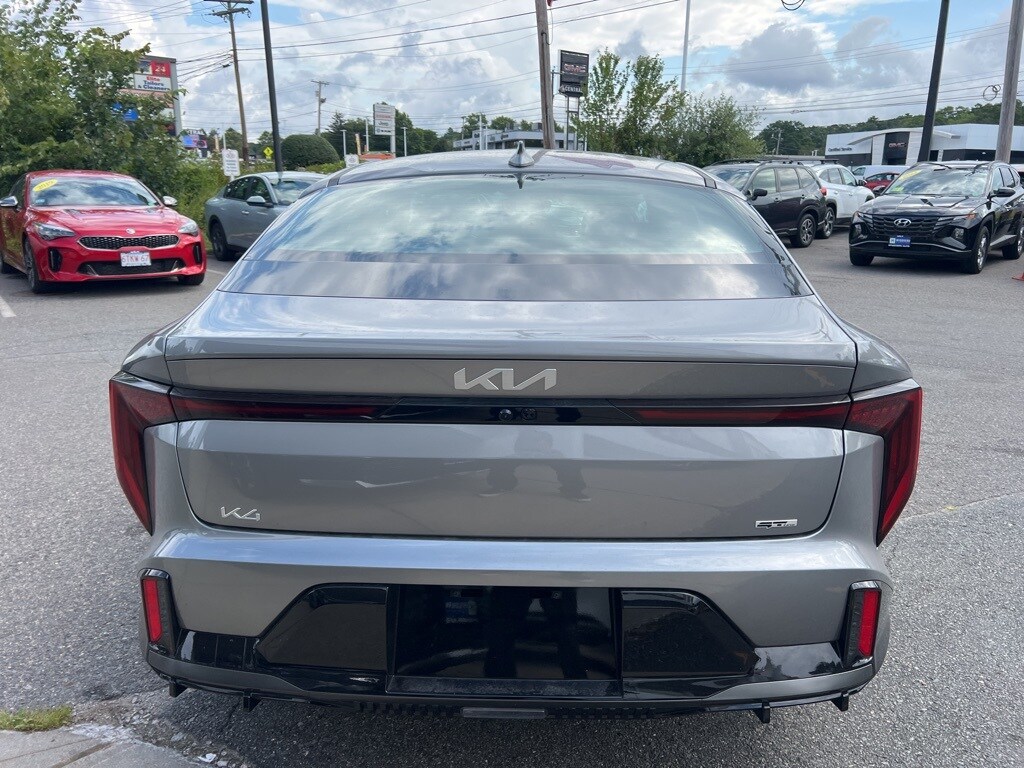 2025 Kia K4 GT-Line photo 2
