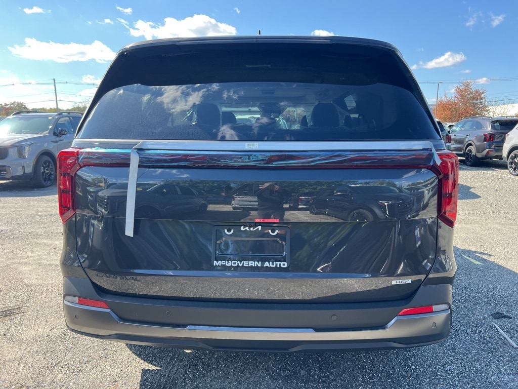 New 2026 Kia Carnival Hybrid SX Van Passenger Van