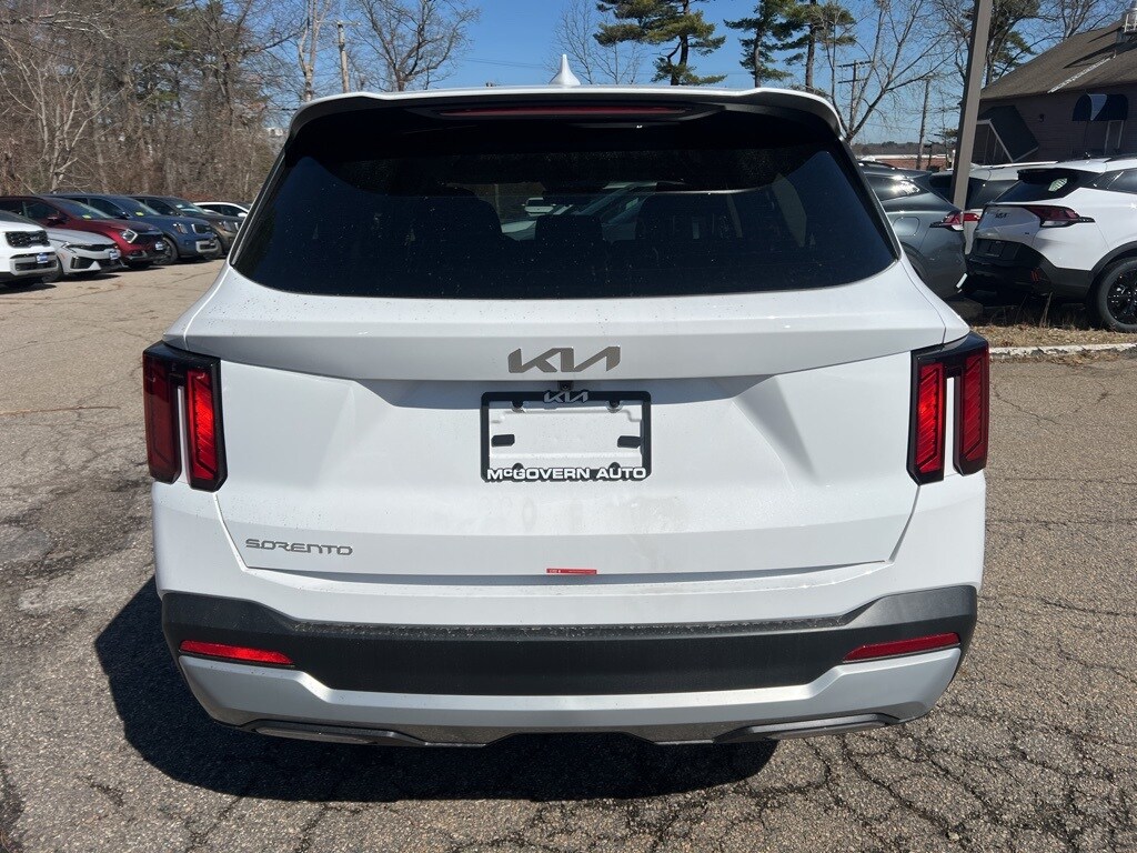 2025 Kia Sorento LX photo 3