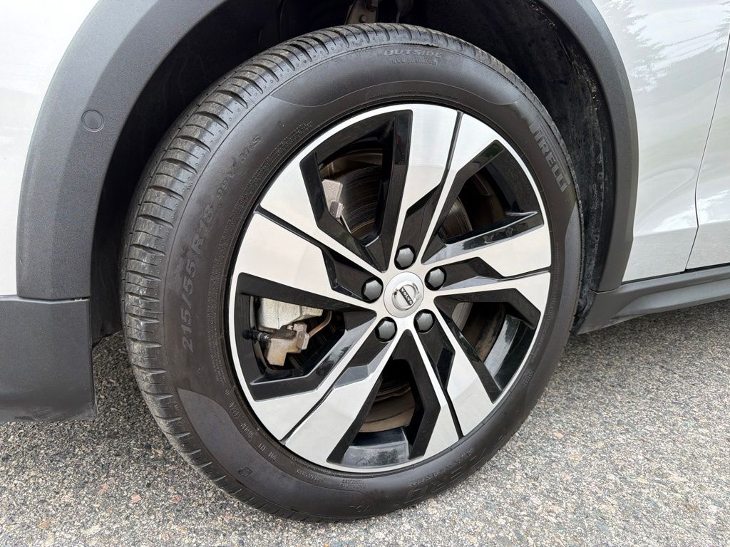 2025 Volvo V60 Cross Country Plus - Photo 13