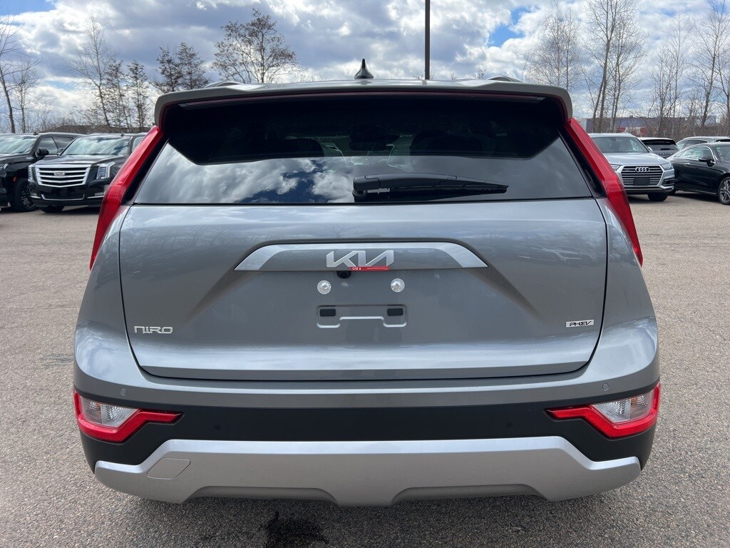 2025 Kia Niro Plug-In Hybrid EX photo 3