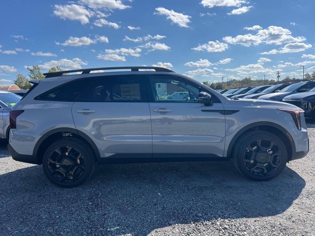 2026 Kia Sorento EX photo 2