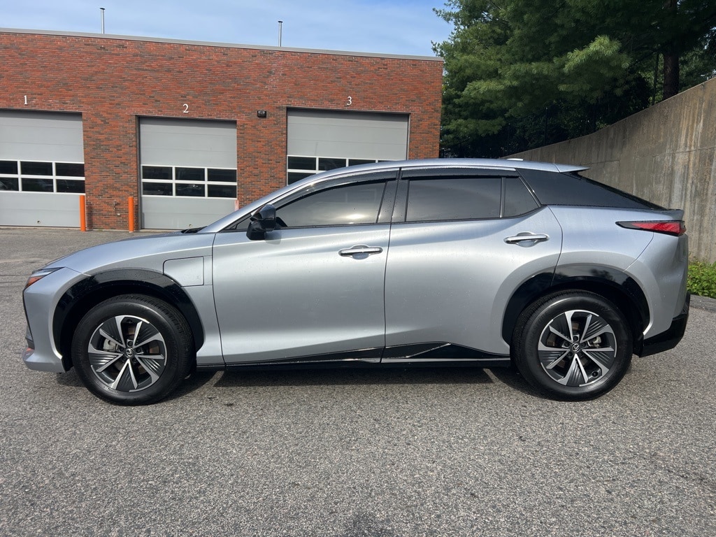 2024 Lexus RZ 300e Premium photo 2