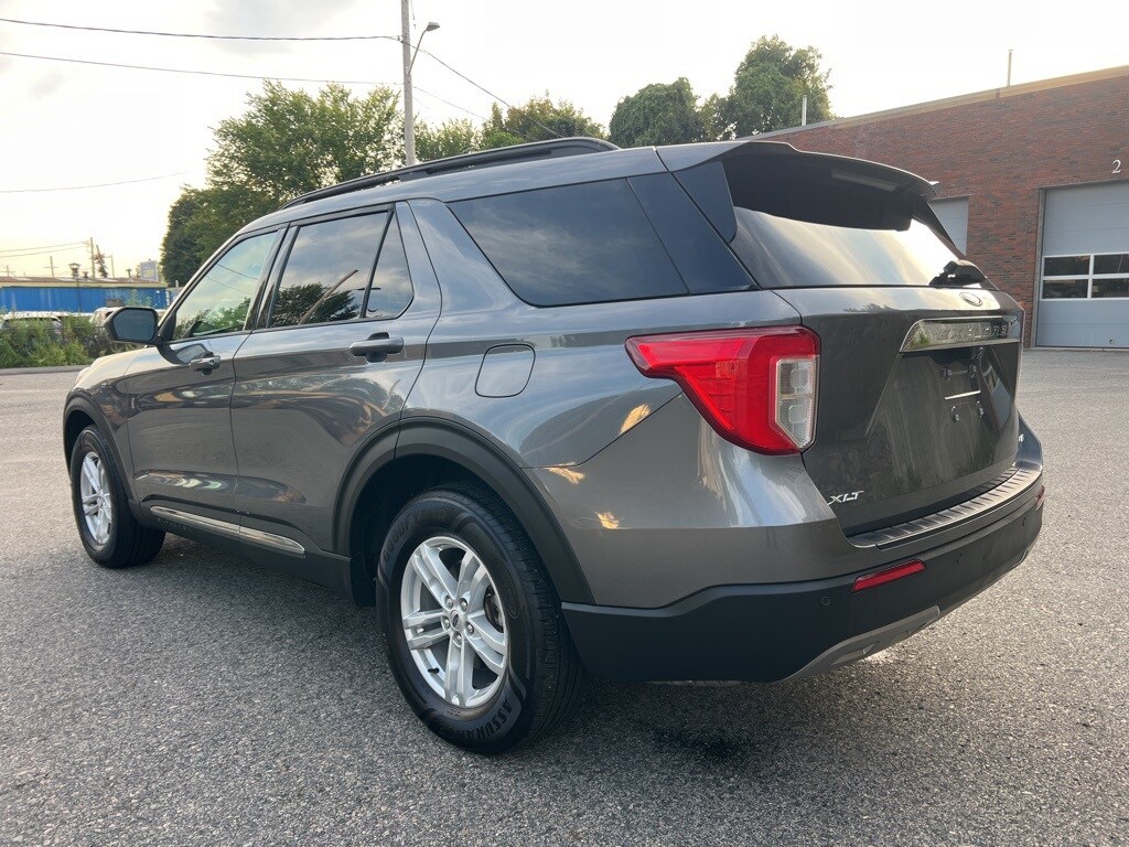 2022 Ford Explorer XLT photo 3