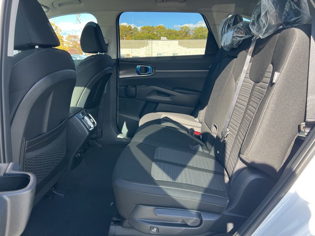2026 Kia Sorento LX - Photo 12
