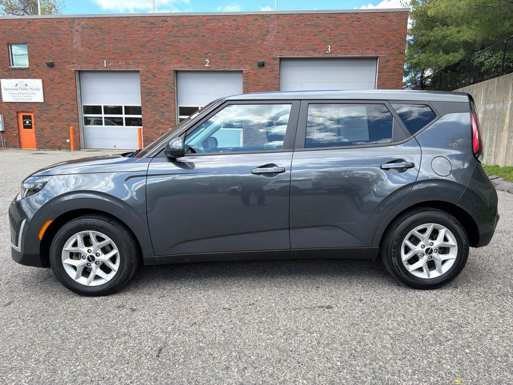 Used 2023 Kia Soul LX Hatchback