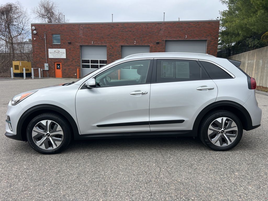 Used 2019 Kia Niro EX with VIN KNDCC3LG6K5028826 for sale in Norwood, MA