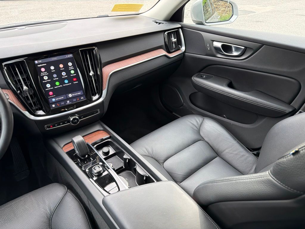 2025 Volvo V60 Cross Country Plus - Photo 29