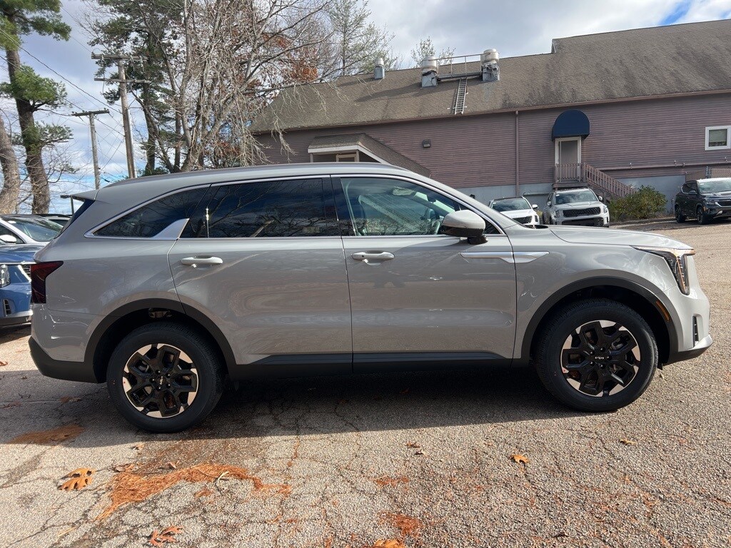 2026 Kia Sorento S photo 4