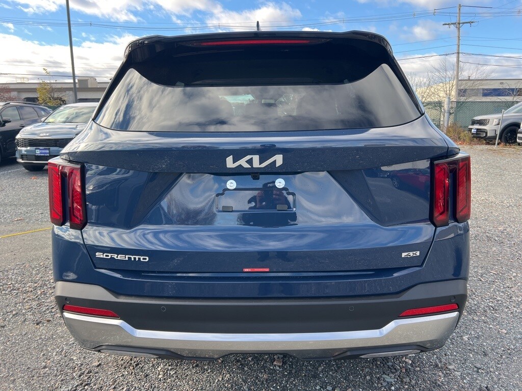 2026 Kia Sorento S photo 3