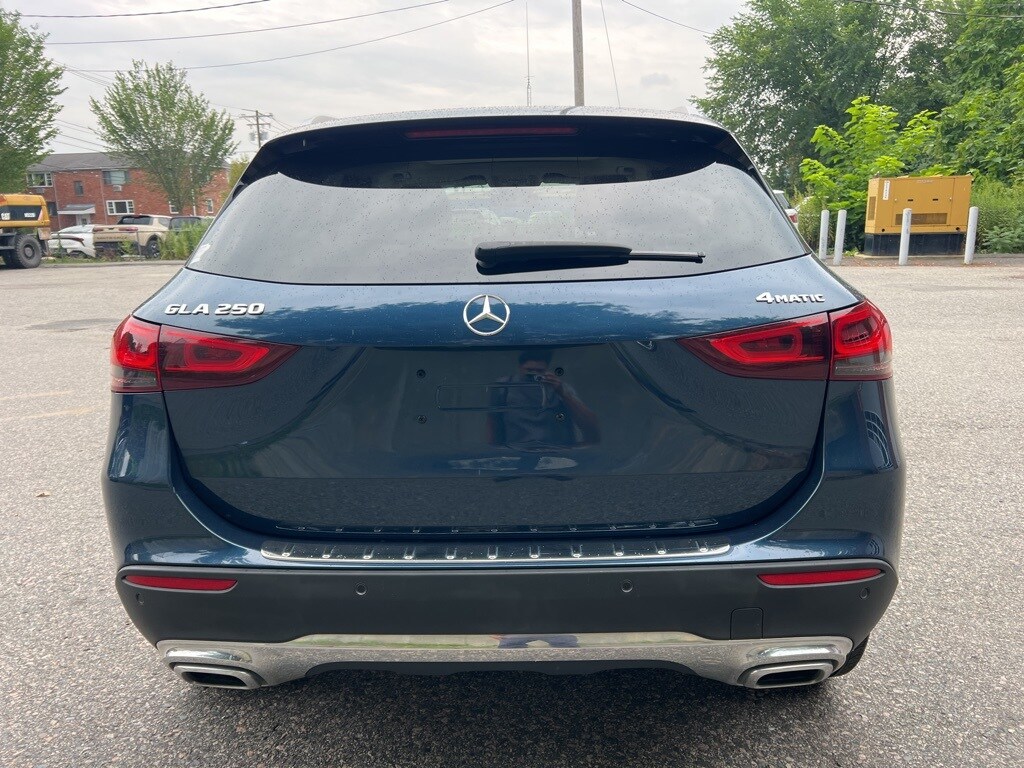 2022 Mercedes Benz GLA 250 4MATIC photo 4