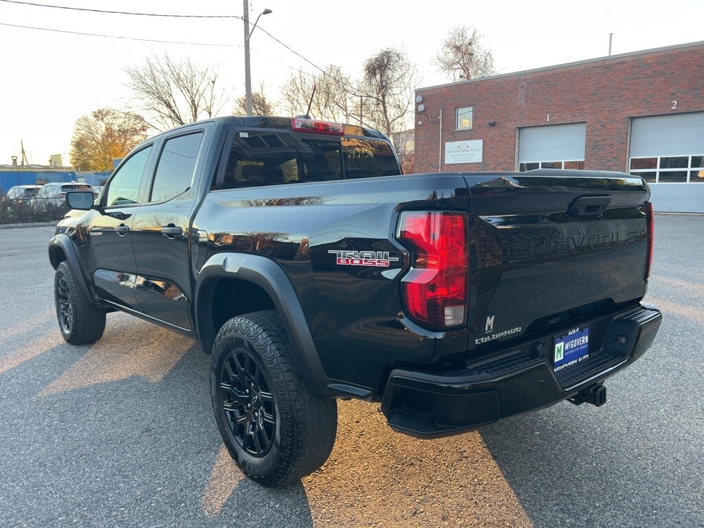 2024 Chevrolet Colorado Trail Boss photo 3
