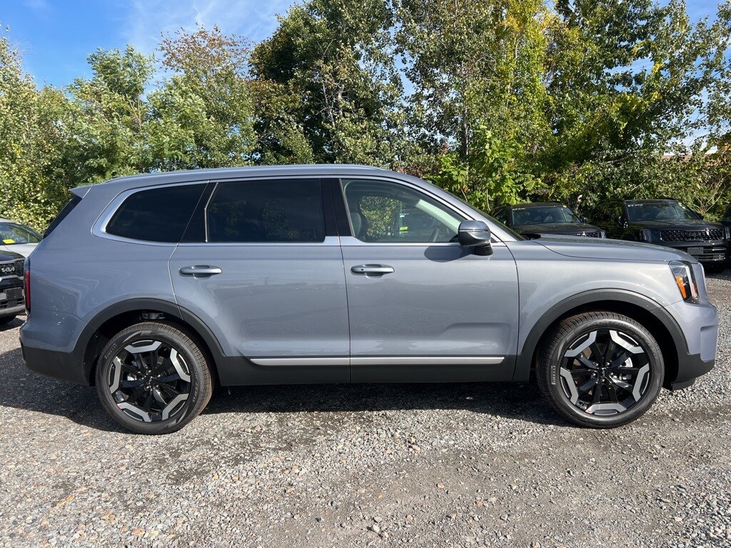 2025 Kia Telluride EX photo 3