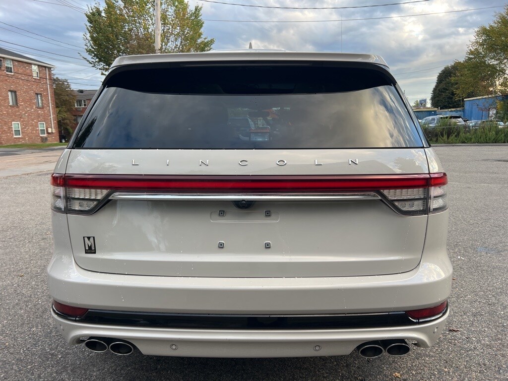 2020 Lincoln Aviator Grand Touring photo 4