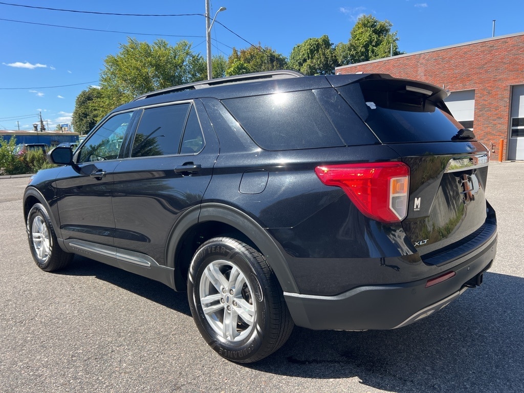 2022 Ford Explorer XLT photo 2