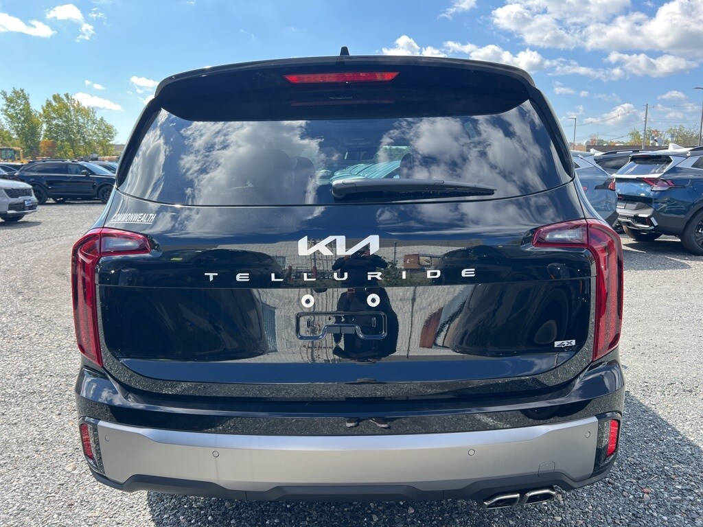 2025 Kia Telluride S photo 3