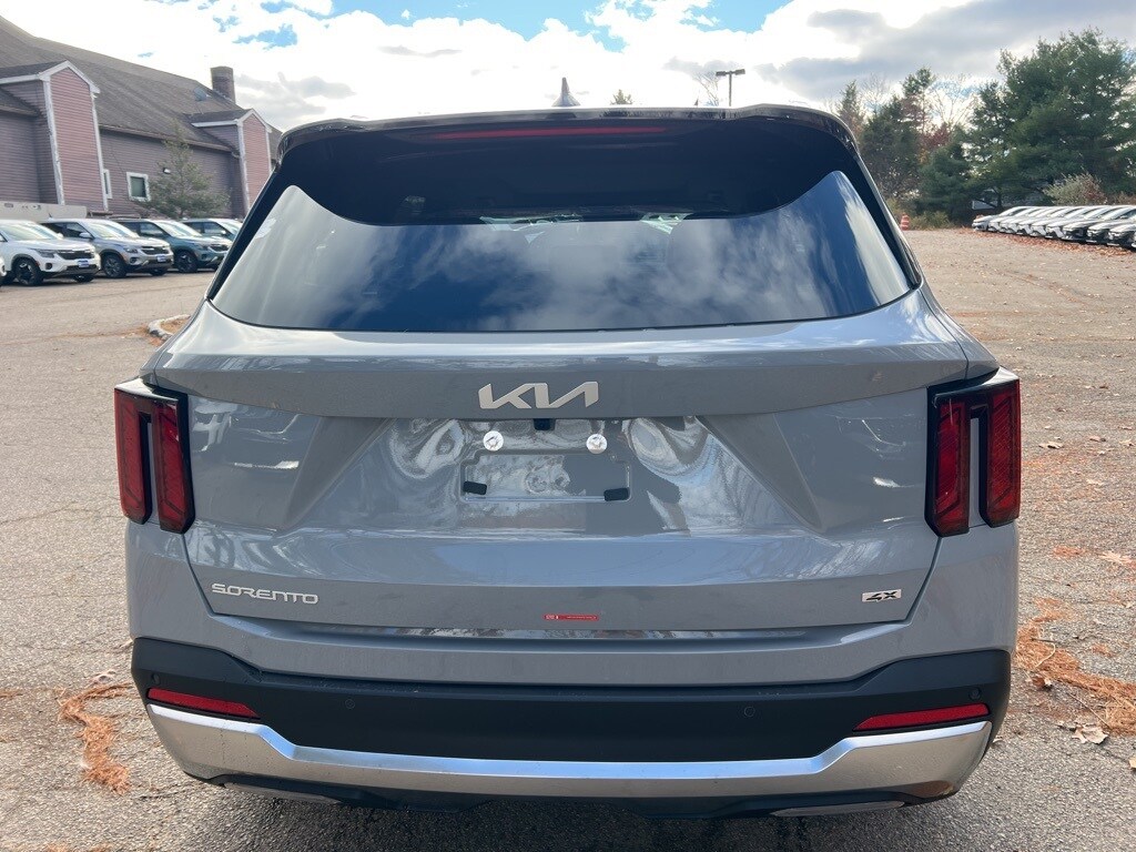 2026 Kia Sorento S photo 3