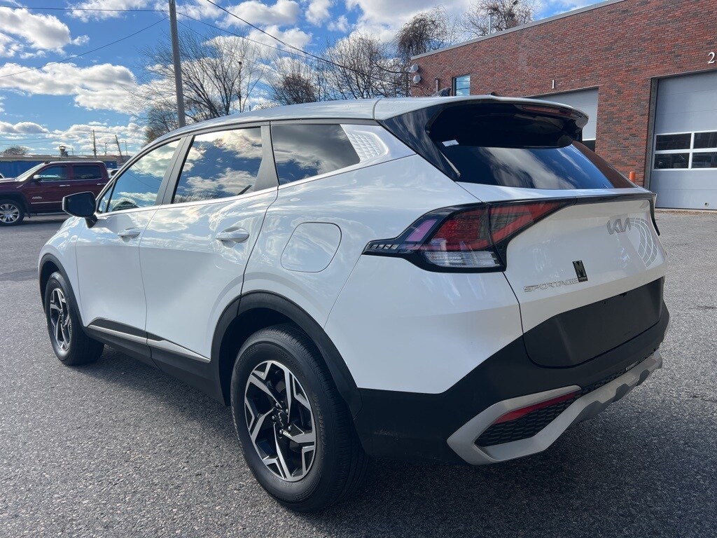 2023 Kia Sportage LX photo 3