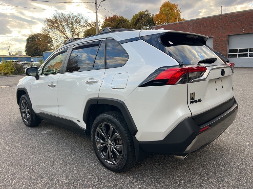 2023 Toyota RAV4 Hybrid Limited photo 3