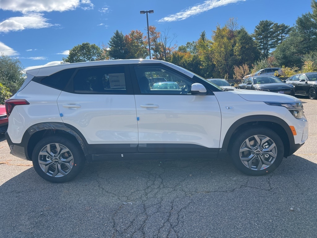 New 2026 Kia Seltos LX SUV