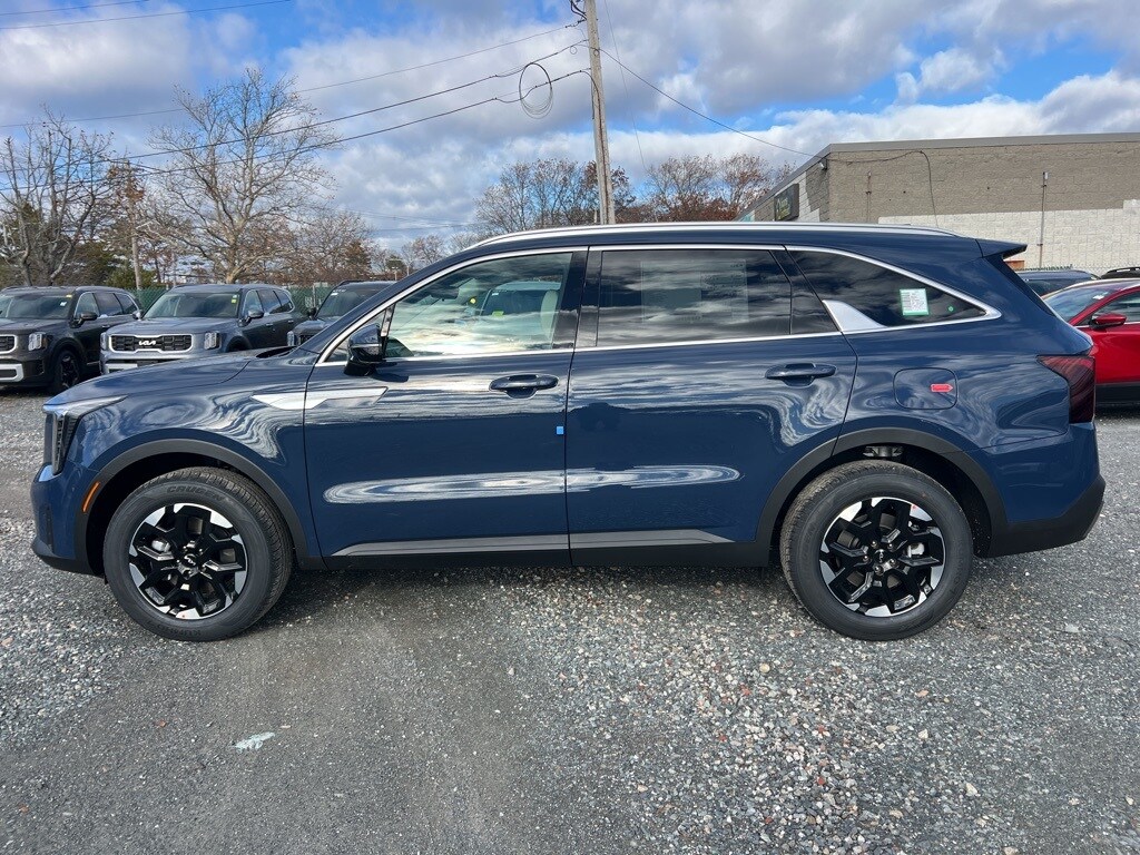 2026 Kia Sorento S photo 2