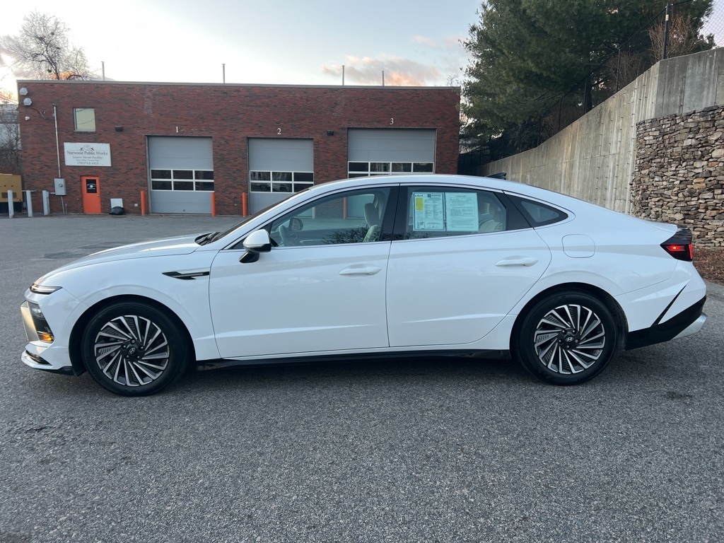 Used 2024 Hyundai Sonata Hybrid SEL Sedan