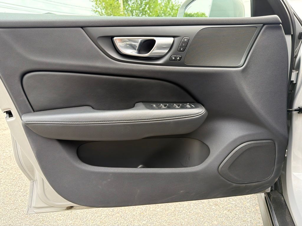 2025 Volvo V60 Cross Country Plus - Photo 14