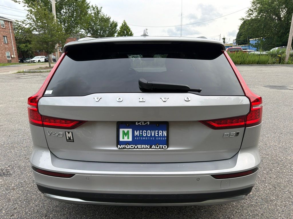 2025 Volvo V60 Cross Country Plus - Photo 6