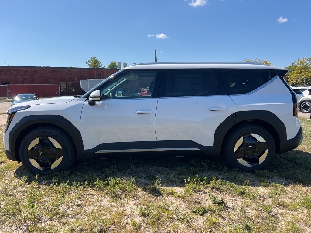 2026 Kia EV9 Wind photo 2