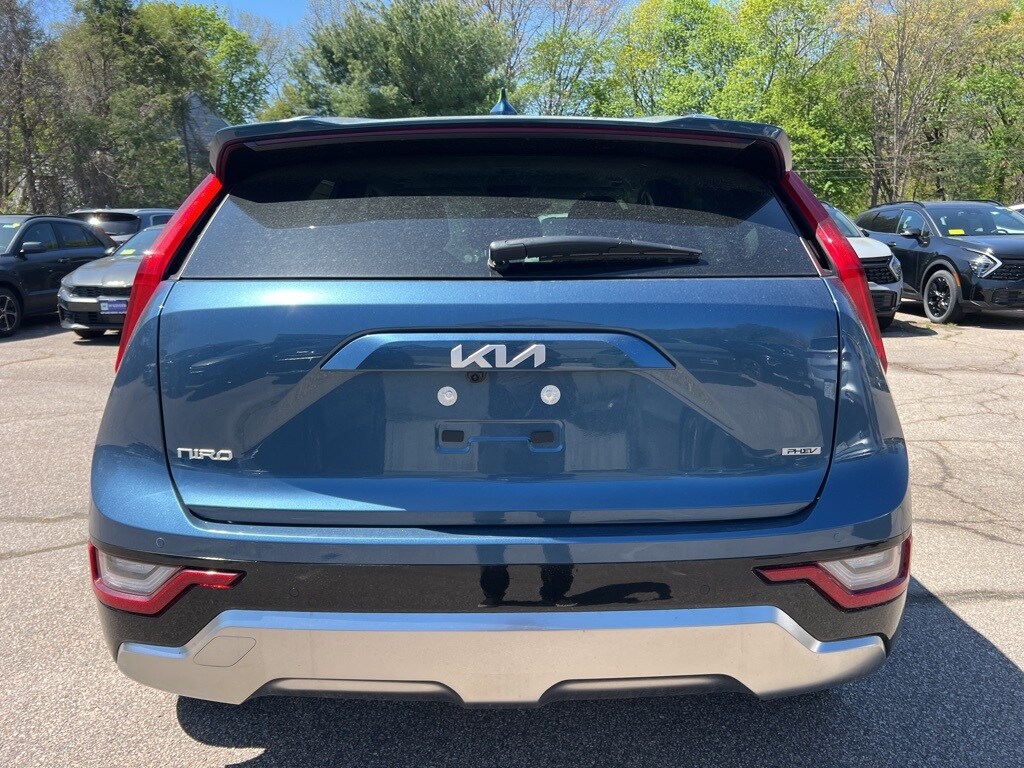 2025 Kia Niro Plug-In Hybrid SX Touring photo 3