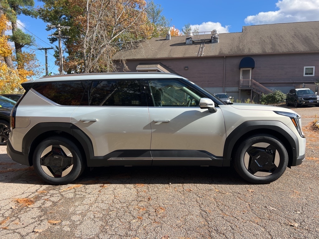 New 2026 Kia EV9 Wind SUV