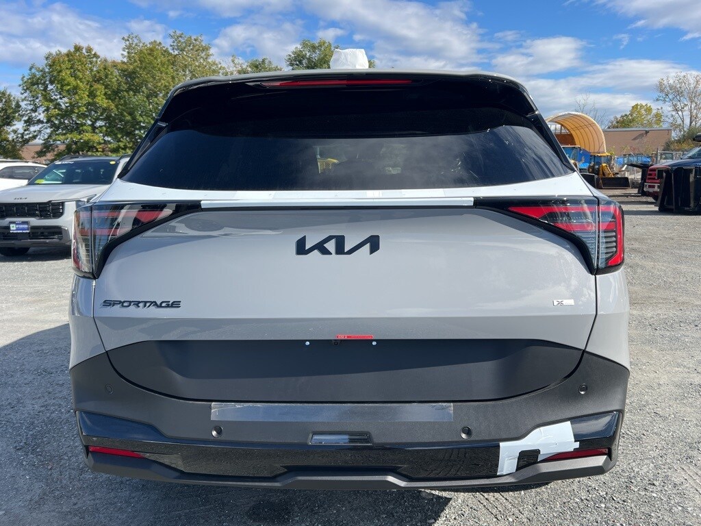 2026 Kia Sportage Plug-In Hybrid X-Line photo 3
