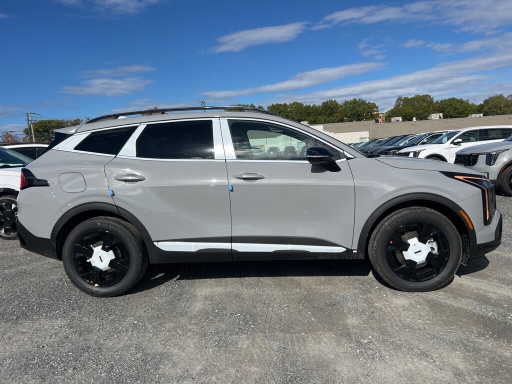 2026 Kia Sportage Plug-In Hybrid X-Line photo 4