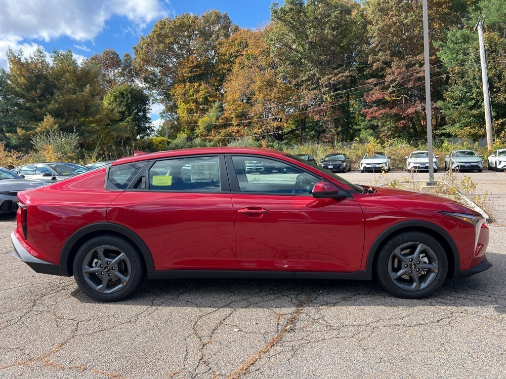 New 2025 Kia K4 LXS Sedan
