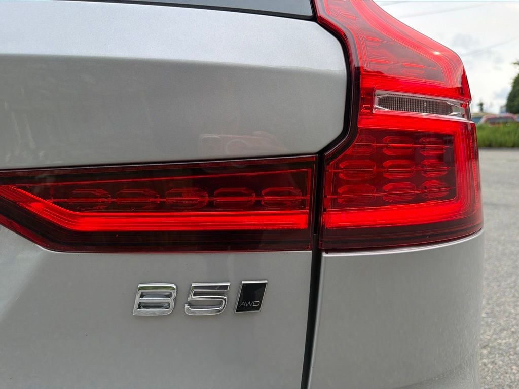 2025 Volvo V60 Cross Country Plus - Photo 11
