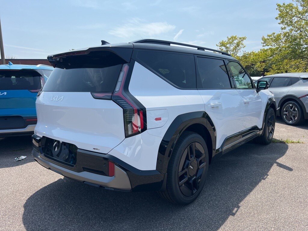 2026 Kia EV9 GT-Line photo 2