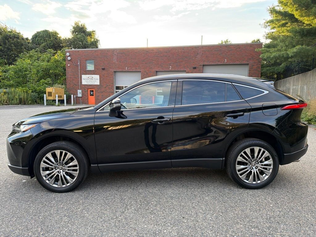 Used 2024 Toyota Venza XLE SUV