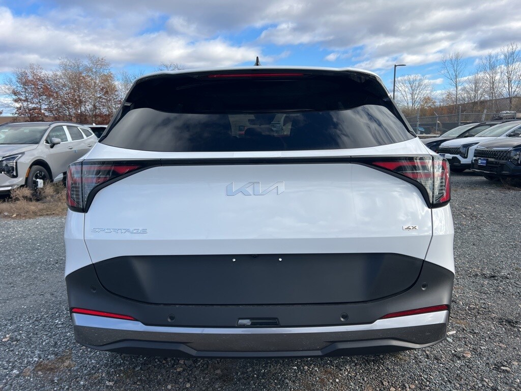 2026 Kia Sportage EX photo 2