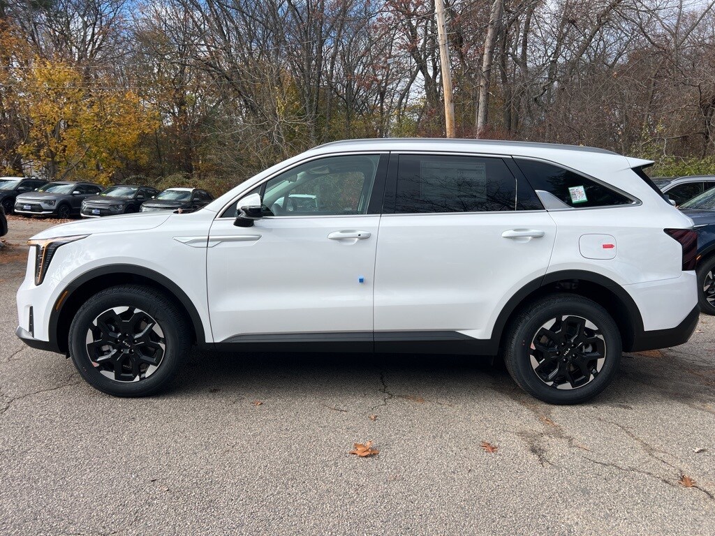 2026 Kia Sorento S photo 2