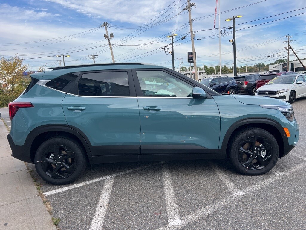 2026 Kia Seltos EX photo 4