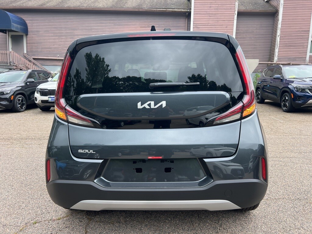 2025 Kia Soul LX photo 3