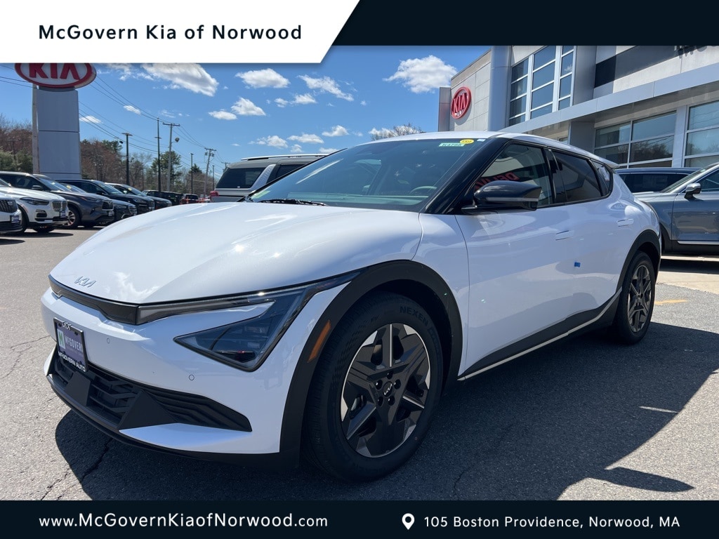 2025 Kia EV6 Light L/R's photo