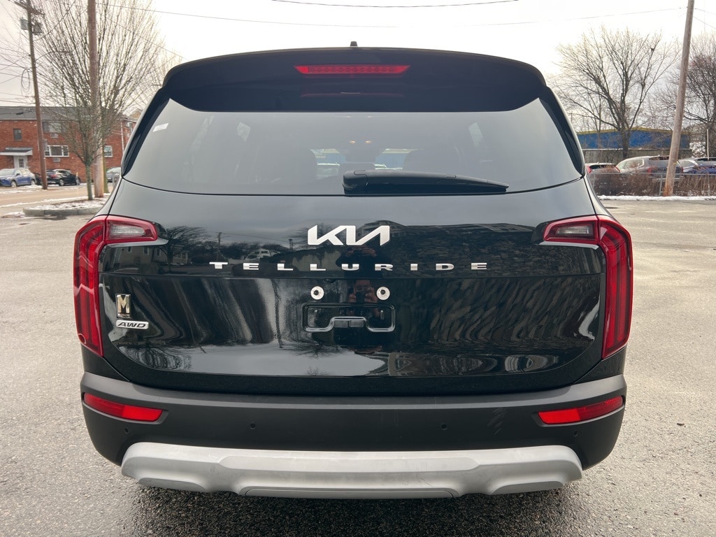 Used 2022 Kia Telluride LX SUV