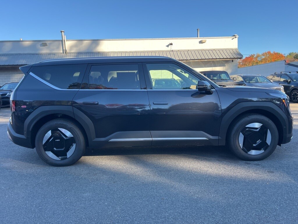 2026 Kia EV9 Wind photo 3