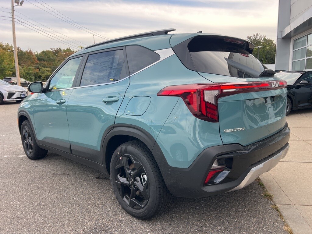 2026 Kia Seltos EX photo 2